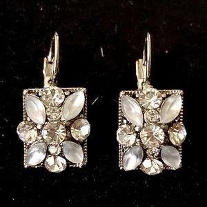 Sparkle flower lever back earrings